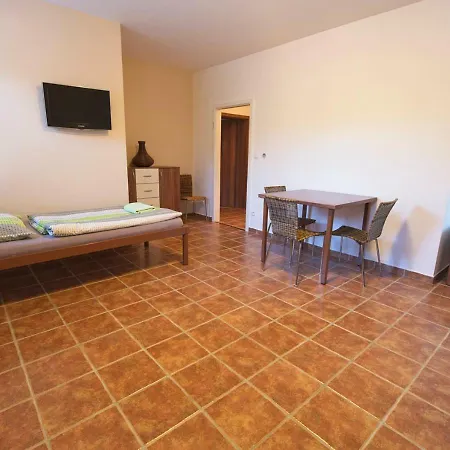 Rozmberk Guest house 3*