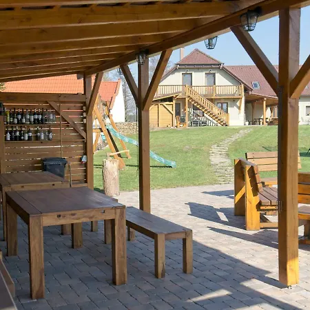 Rozmberk Guest house 3*